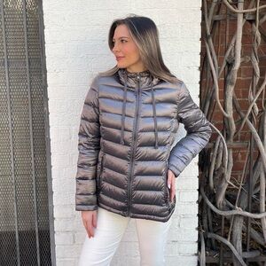 Andrew Marc silver hooded down puffer jacket sz s